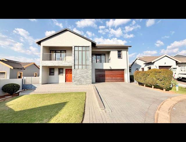 4 BEDROOM HOUSE FOR SALE IN SUMMERFIELDS ESTATE